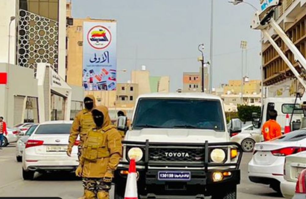 قوة التدخل والسيطرة تأمن أعمال شركة الأشغال العامة أثناء تركيب رايات الدولة 3 3544d33d b417 427b b2b4 cb75aae46dc5 0734547c