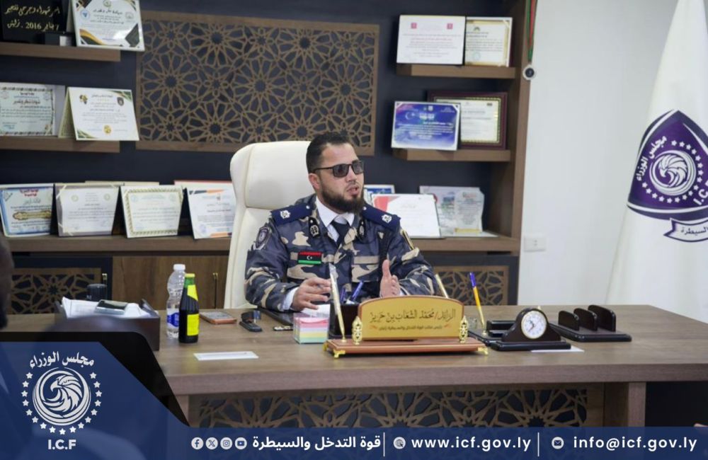 قوة التدخل والسيطرة تعقد إجتماعًا مع مندوبي بعض السفارات نيجيريا وتشاد والسودان والنيجر وغانا، جرى خلاله بحث تنظيم أوضاع العمالة الأجنبية ، بما يشمل حصر الجنسيات، أماكن الإقامة، وطبيعة الأعمال، مع التأكيد على الإلتزام بالقوانين واللوائح الناظمة .. وتنظيم حركة التنقل بما يعزز الأمن والإستقرار. #قوة_التدخل_والسيطرة #مكتب_العلاقات_والتعاون 9 47350aad b704 47d3 9fb4 b8d290274a6a 2576e340