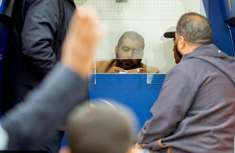 قوة التدخل والسيطرة تأمن إرساليات نقل العملة المخصصة للمصارف التجارية، وذلك دعماً لجهود توزيع السيولة النقدية للمواطنين، وضمان وصولها في ظروف آمنة ومنظمة. 2 fef67d1c 85af 4646 9060 c4f370d3fc0b 43684988